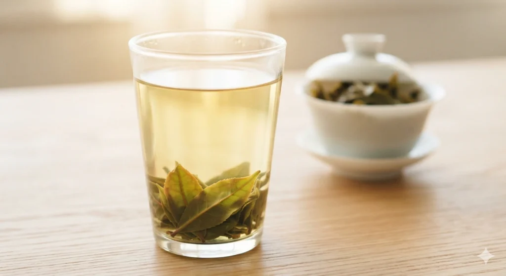 Taiwanese High Mountain Oolong infusion clear golden-green in glass